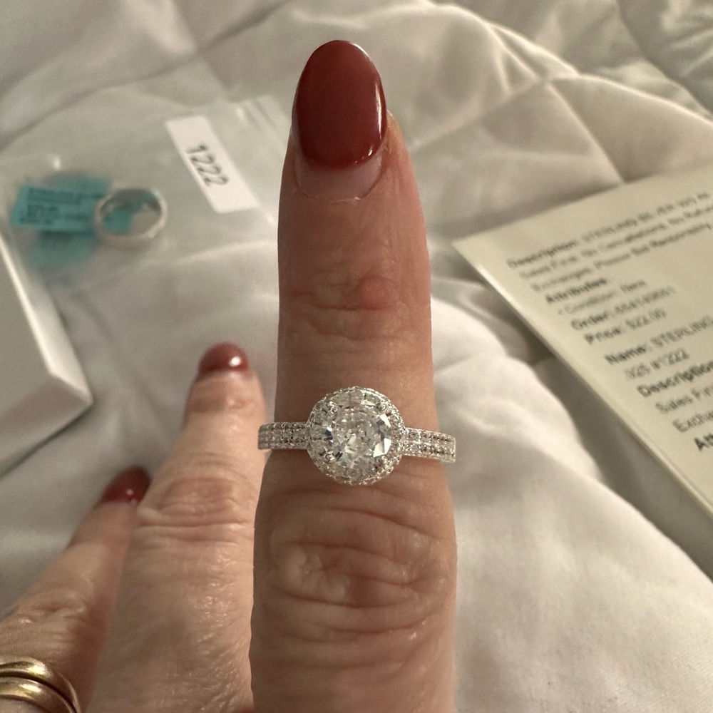 Elegant Silver Women's Ring
